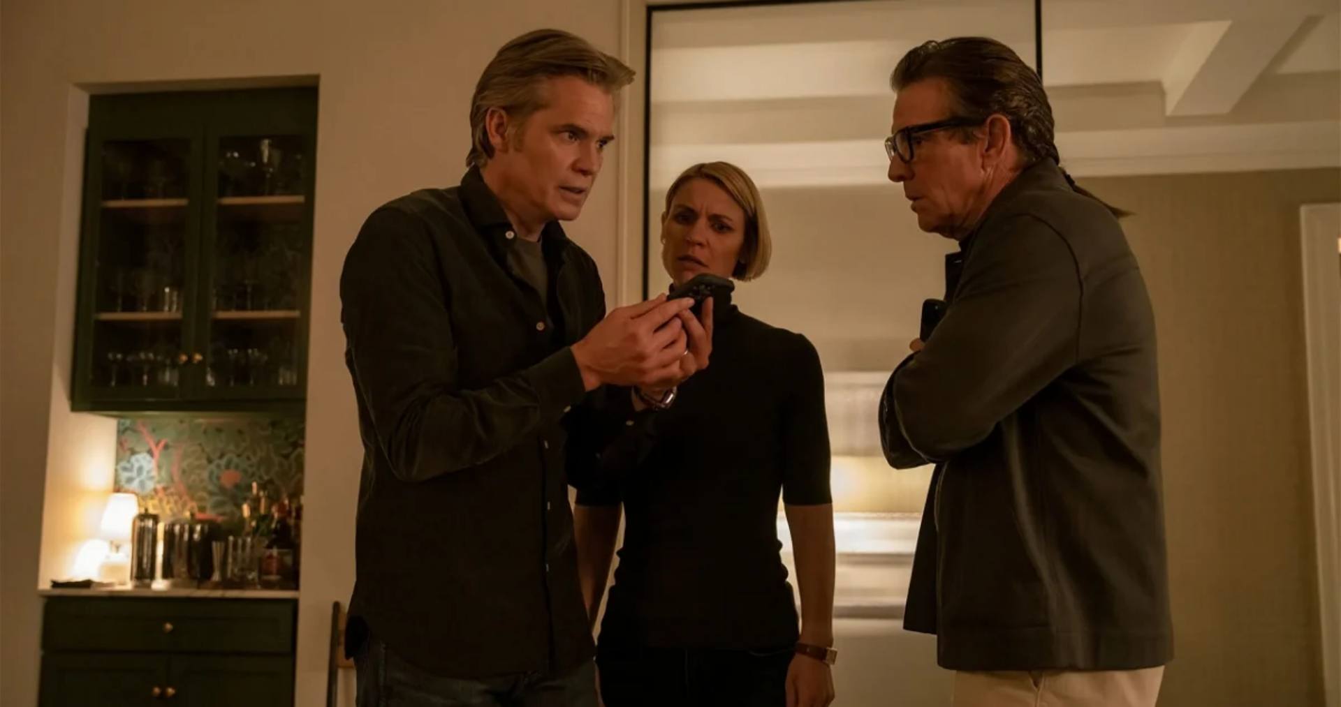 Рецензия на «Замкнутый круг» – мрачный детективный сериал Стивена Содерберга - изображение 4 Рецензия на «Замкнутый круг» – мрачный детективный сериал Стивена Содерберга - фото 4