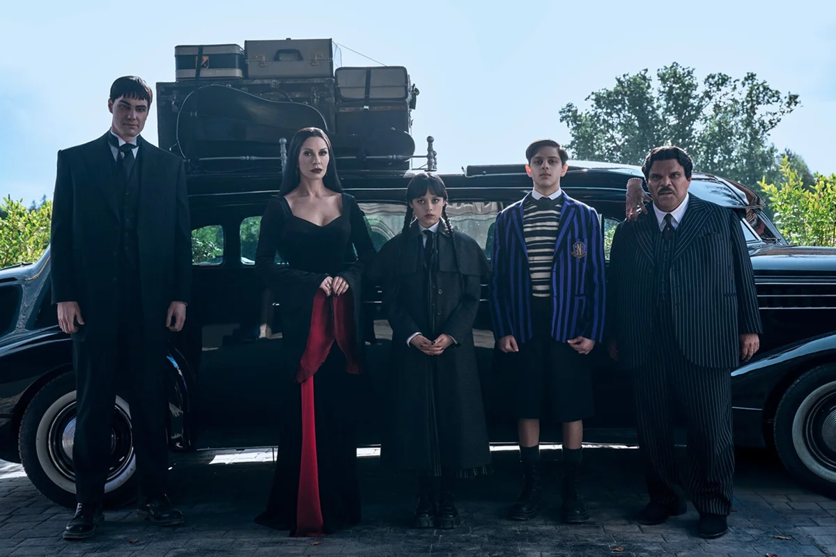 Летние сериалы 2025 — новинки, топ-релизы и что смотреть в жаркий сезон - фото 16
