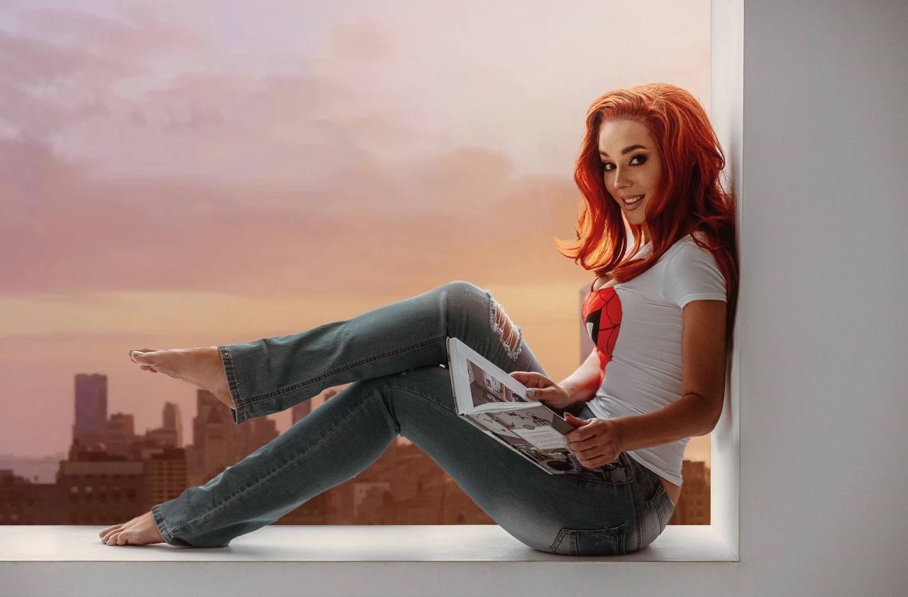 Қыздар секіріп бара жатқан фото Бродвейдегі жезөкшенің фотосы