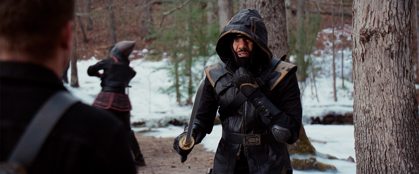 Намёки на злодея, мафия в спортивках и «Додж Челленджер»: разбираем отсылки из «Соколиного глаза» - фото 9