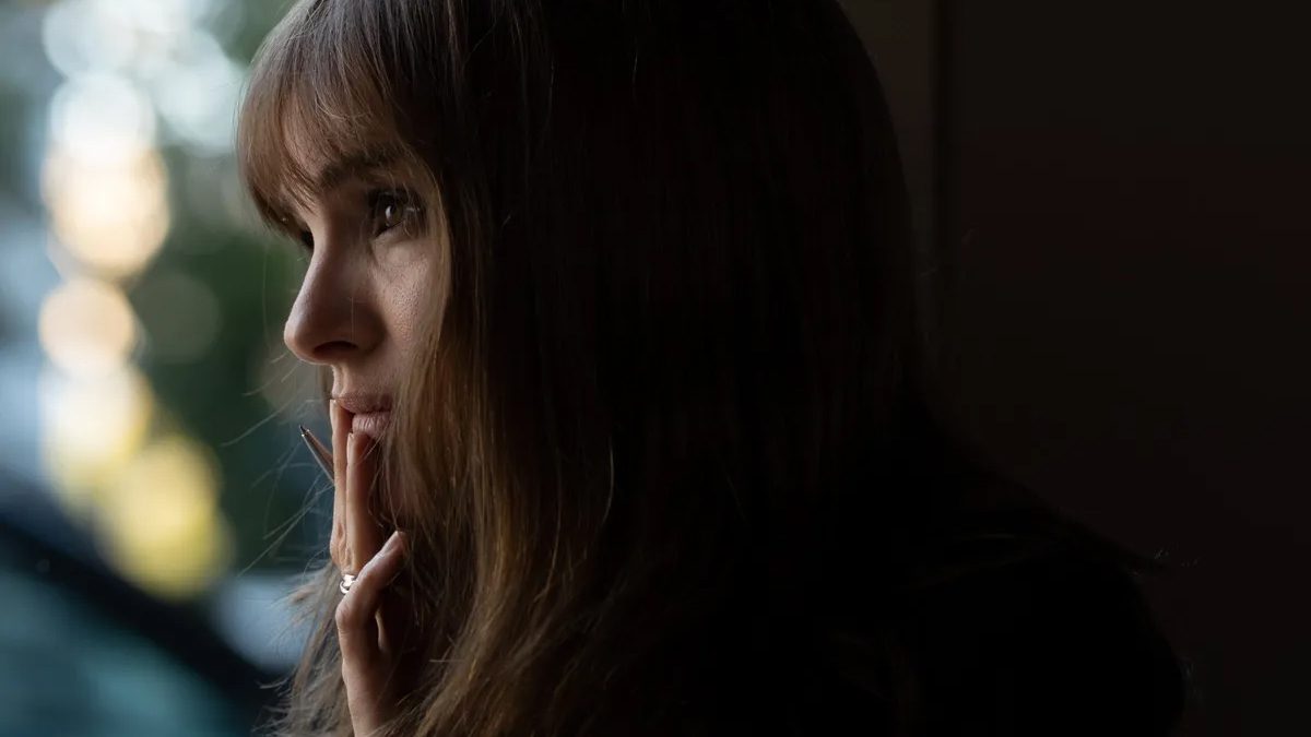 Рецензия на «Май, декабрь»: чем уникальна самая смешная и страшная киноистория этой зимы - изображение 4 Рецензия на «Май, декабрь»: чем уникальна самая смешная и страшная киноистория этой зимы - фото 4