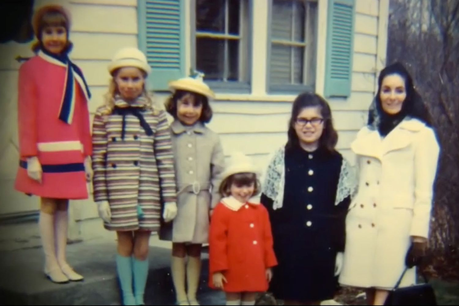 Семья Перрон

Фото: The Conjuring House: A Homecoming | The Dark Zone