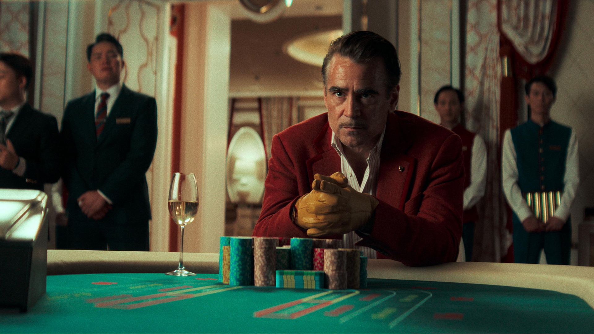 Проза Лоуренса Осборна активно экранизируется. В 2021 году на фестивале в Торонто была представлена одноименная адаптация — «Прощенный» Джона Майкла Макдоны
Кадр из «Баллады о маленьком игроке»: Netflix