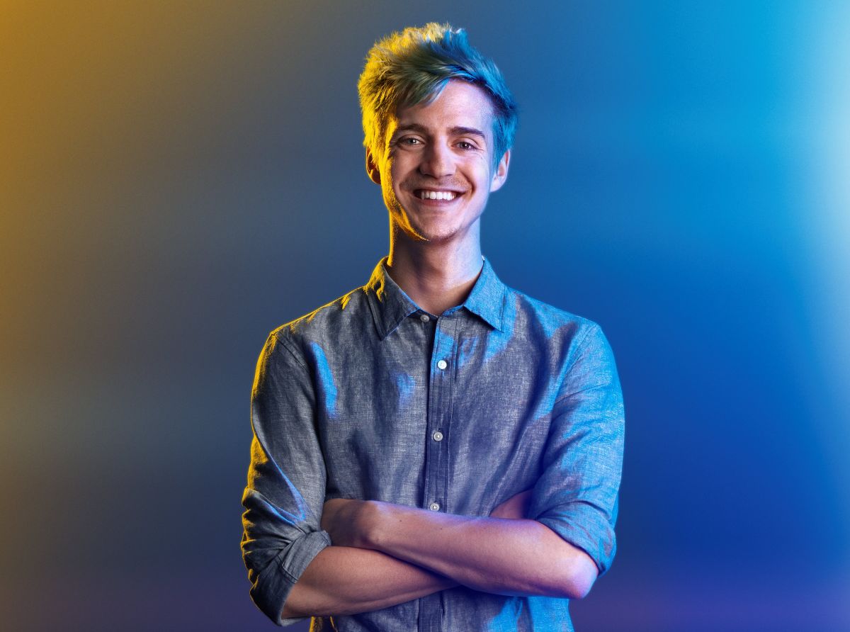 Стример Тайлер Ninja Блевинс, обладатель 17 миллионов подписчиков на Twitch, хотел бы экранизировать игру Dark Souls – если бы ему когда-нибудь дали такой шанс. В эксклюзивном мини-интервью «Канобу» Ninja объяснил, почему и рассказал, как работал над фильмом «Главный герой» и почему согласится на роль далеко не в каждом фильме.