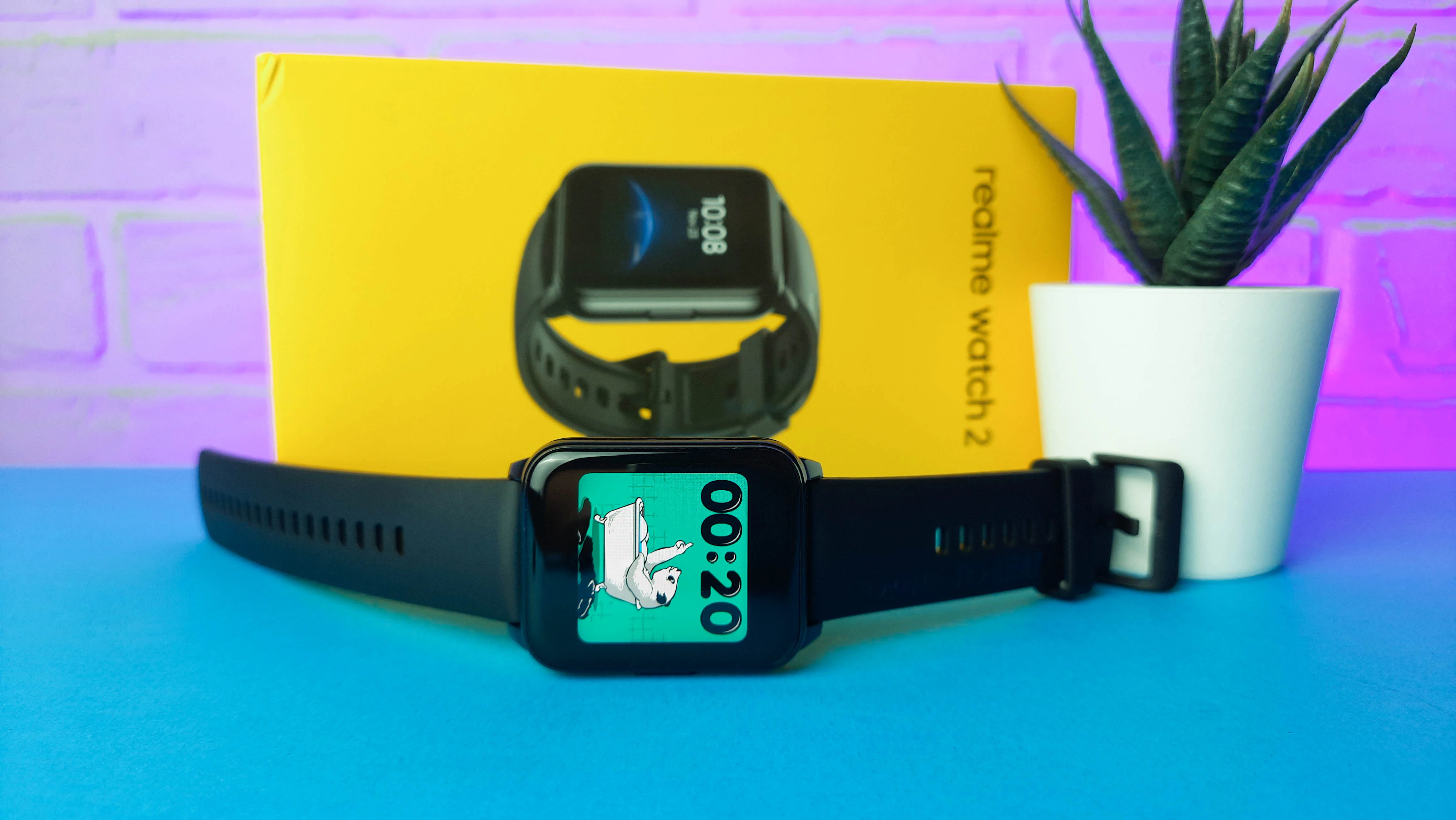 В августе Realme представила на российском рынке умные часы Realme Watch 2. Новинку позиционировали как бюджетный наручный гаджет с десятками тренировок, стильным дизайном и водозащищённым корпусом. Всё это действительно правда, но главный вопрос в другом — получилось ли у компании сделать модель лучше, чем уже есть у её популярных конкурентов Xiaomi и Amazfit. Отвечаем на него в обзоре «Канобу».