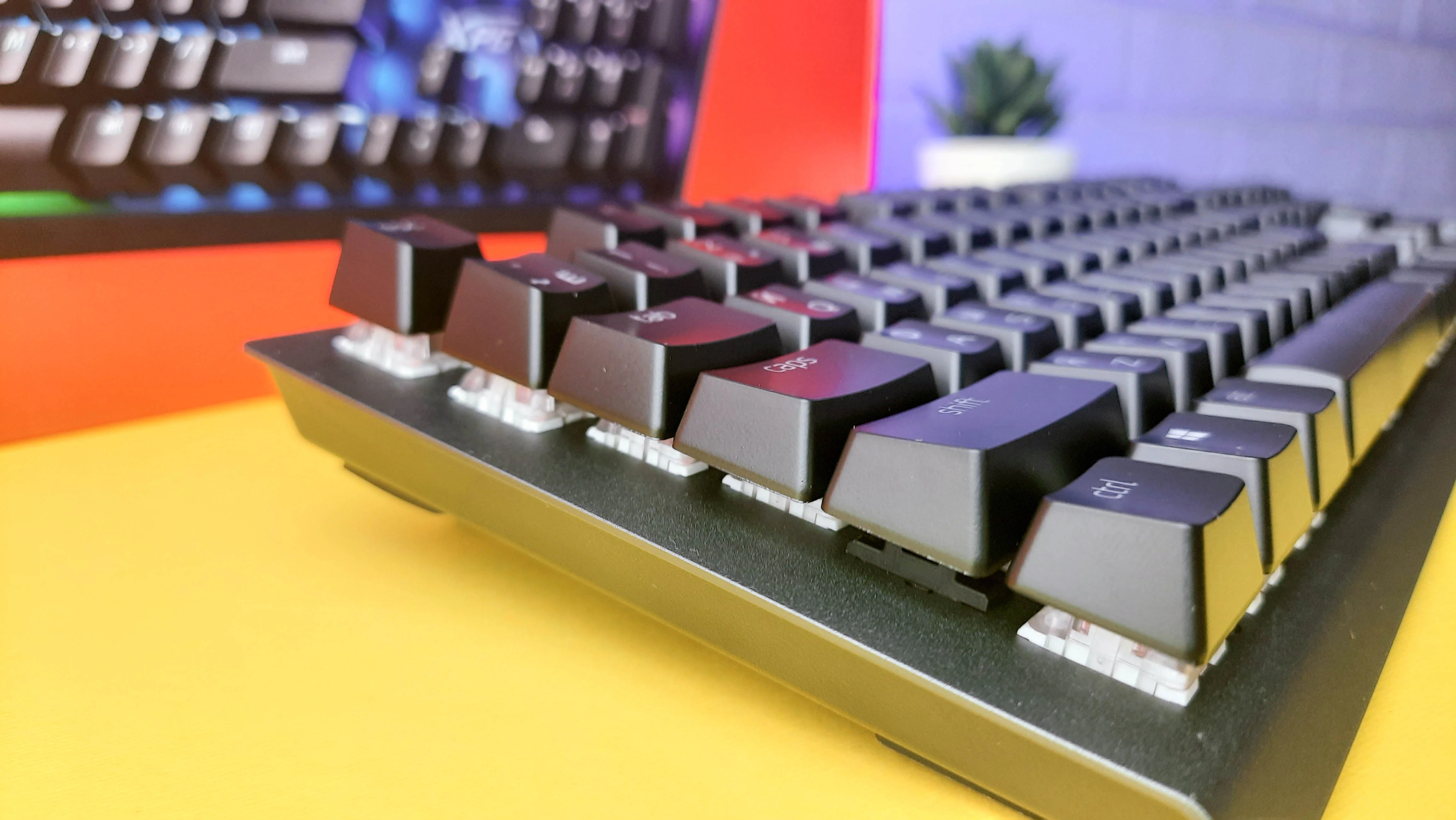 Обзор XPG Mage: игровая механическая клавиатура с RGB-подсветкой и съёмным кабелем - фото 11
