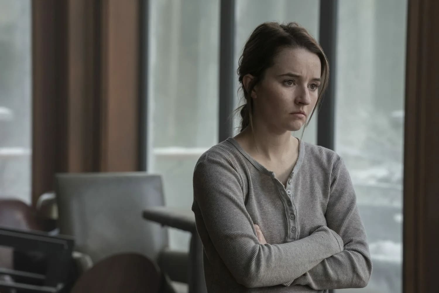 Сезон будет посвящён событиям жизни Эбби до финала второго сезона, позволяя глубже понять её мотивы и «другую сторону» конфликта

Источник: HBO Max