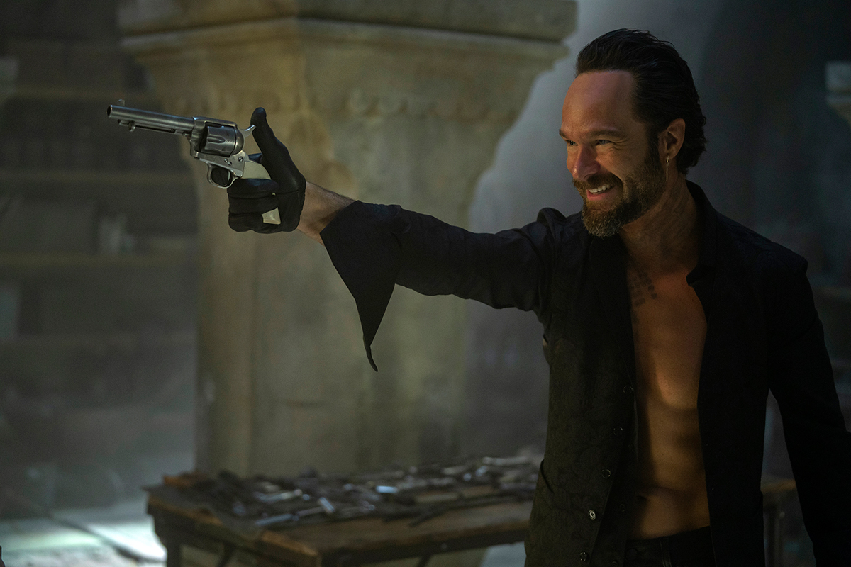 Восторг и ненависть: каким получился самый дорогой боевик Netflix «Красное уведомление» - фото 6