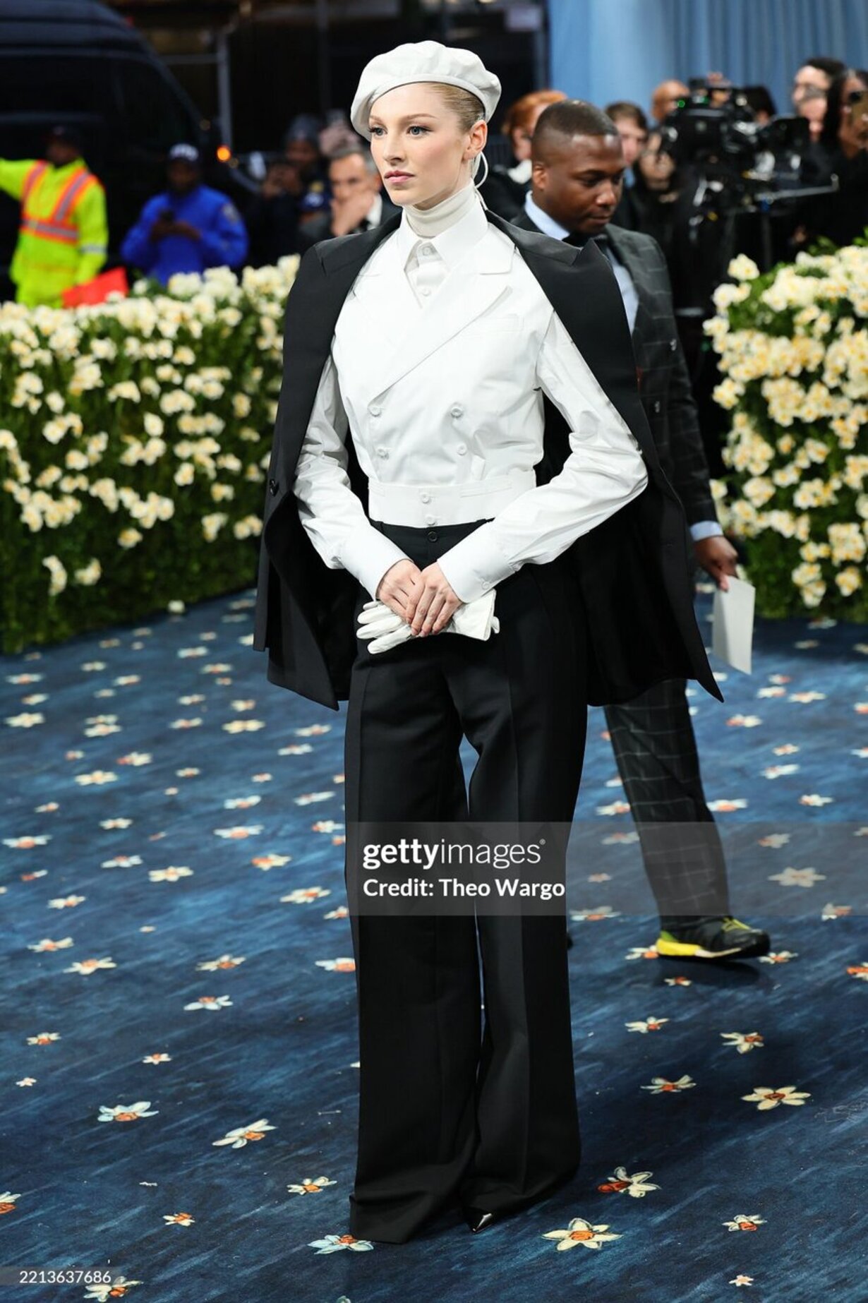 Met Gala 2025: кажется, самый слабый бал Института костюма - изображение 13 Met Gala 2025: кажется, самый слабый бал Института костюма - фото 13