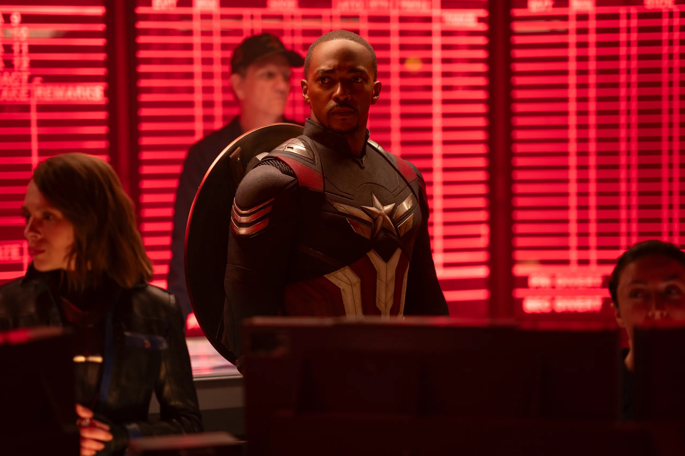 У «Громовержцев» Marvel появился новый кадр - изображение 2 У «Громовержцев» Marvel появился новый кадр - фото 2