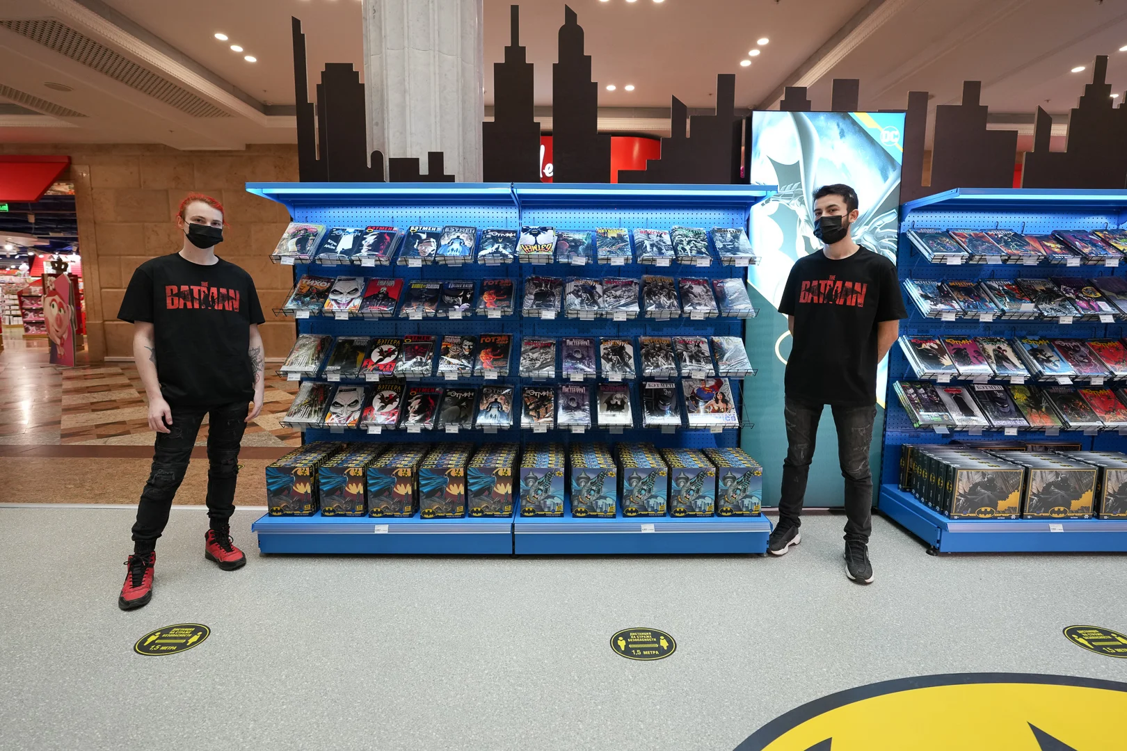 В Москве открылся посвящённый Бэтмену pop-up магазин - фото 2