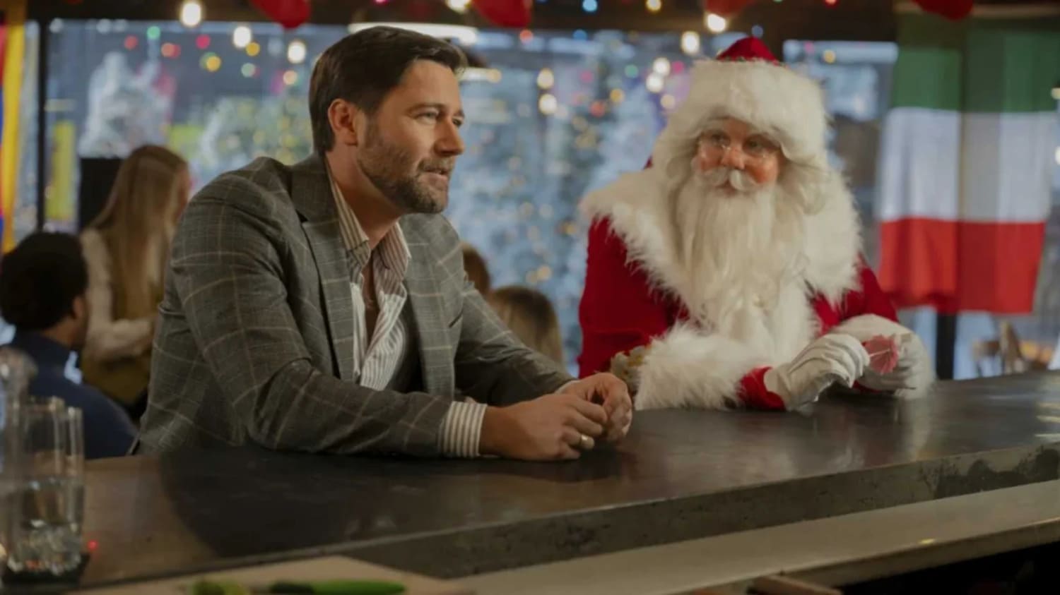 Фильм снял Майк Рол, работавший над сериалом «Сверхъестественное»

Источник: Netflix