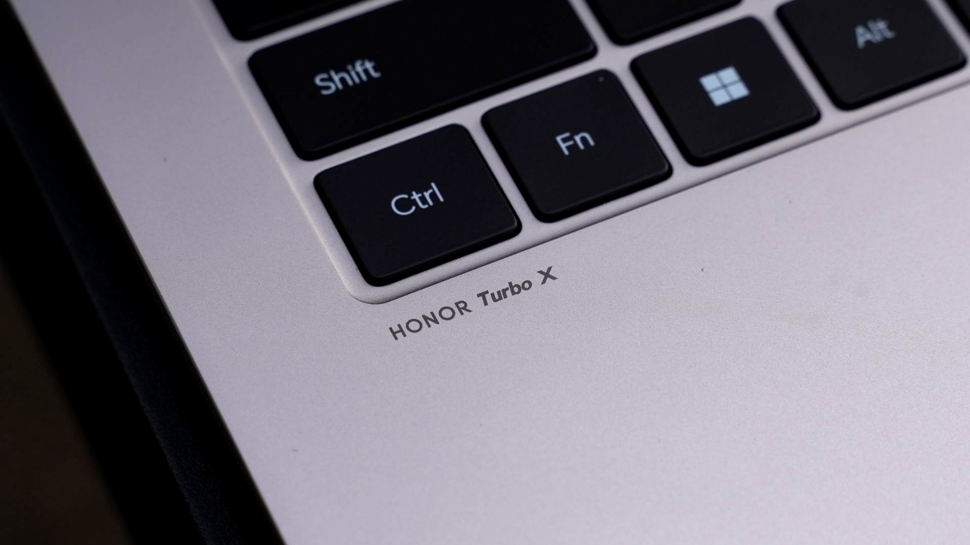 MagicBook Pro 14: Волшебство функциональности, компактности и производительности - фото 4