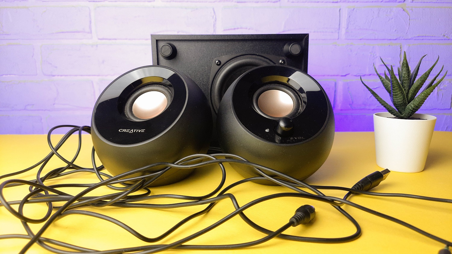 Обзор Creative Pebble Plus: бюджетная акустическая система для игр и кино - изображение 7 Обзор Creative Pebble Plus: бюджетная акустическая система для игр и кино - фото 7