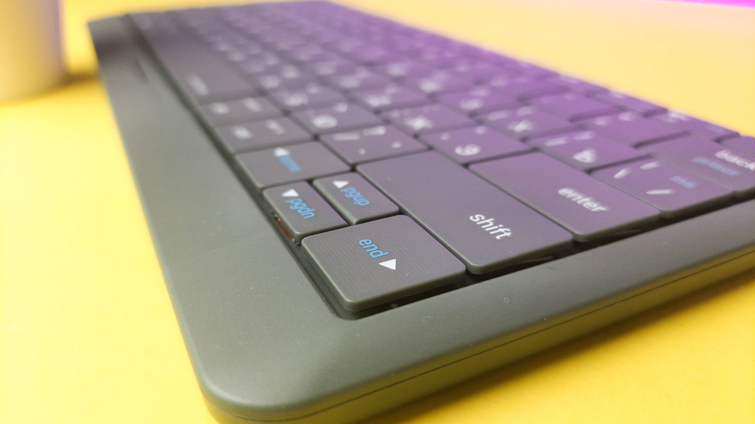 Обзор Prestigio Click&Touch 2: подойдёт ли беспроводная клавиатура-тачпад для игр и работы - фото 4