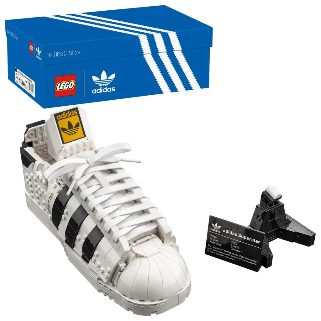 LEGO представил конструктор в виде полноразмерных кроссовок Adidas Superstar - фото 1