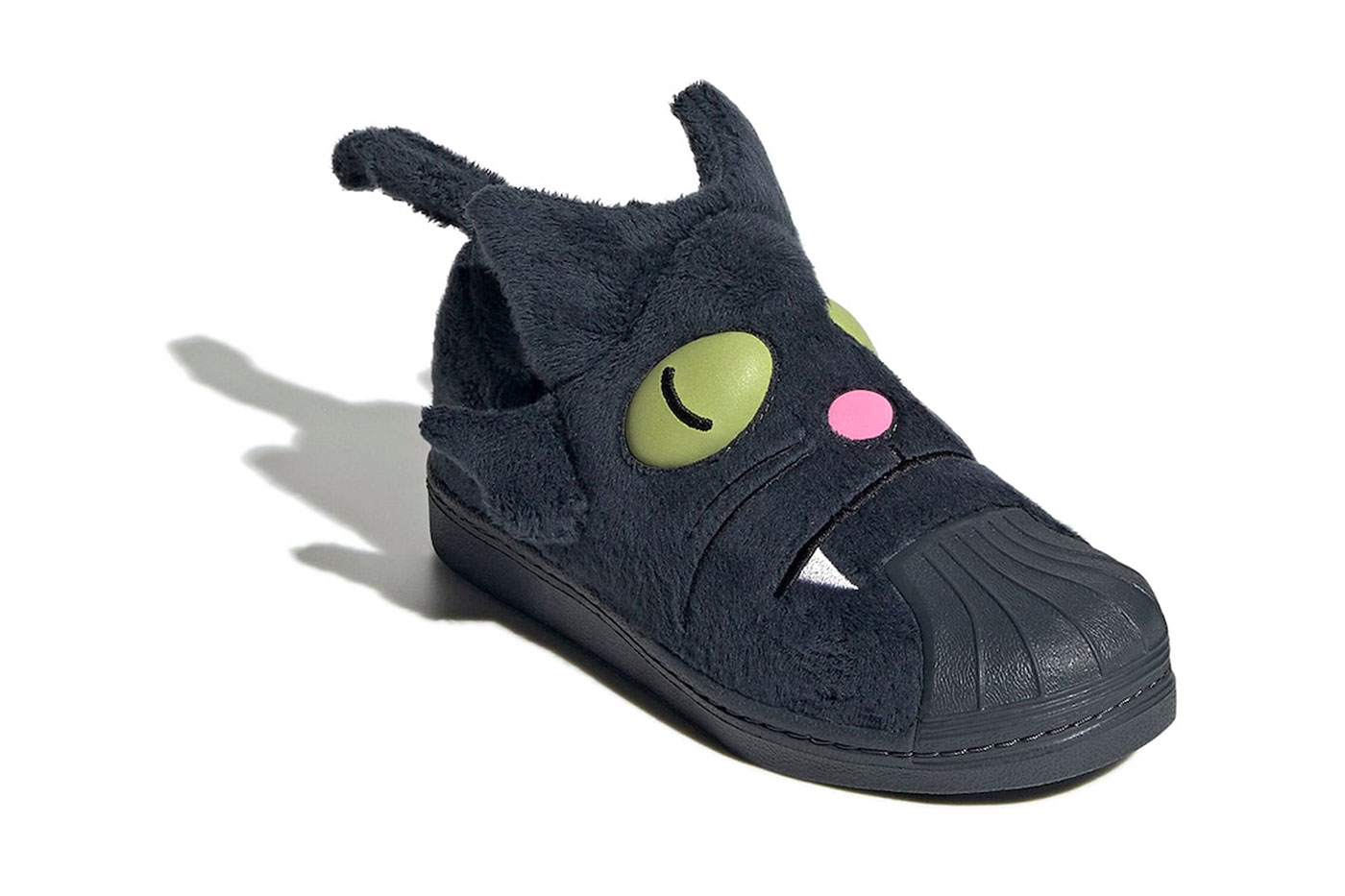 Adidas выпустила кеды в стиле кота Снежка из «Симпсонов» - фото 1