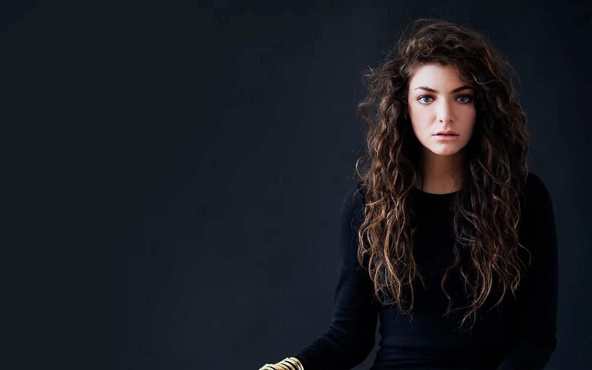 Lorde Summer: Как Лорд меняет звучание и стиль этого лета - изображение 2 Lorde Summer: Как Лорд меняет звучание и стиль этого лета - фото 2