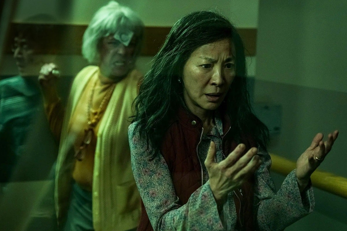 Кадр из фильма «Всё везде и сразу»