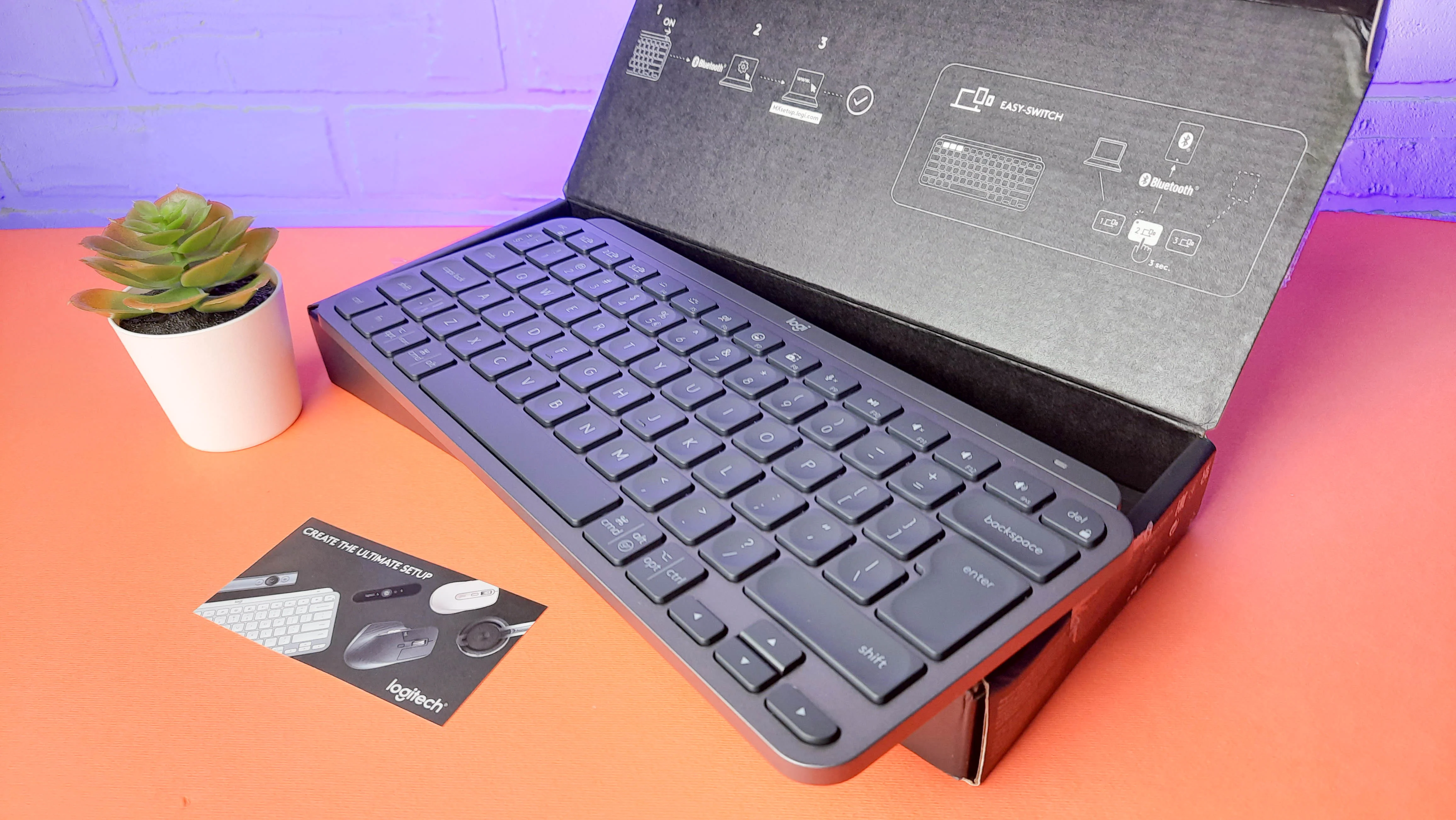 Обзор Logitech MX Keys Mini: компактная беспроводная клавиатура с умной подсветкой - фото 1