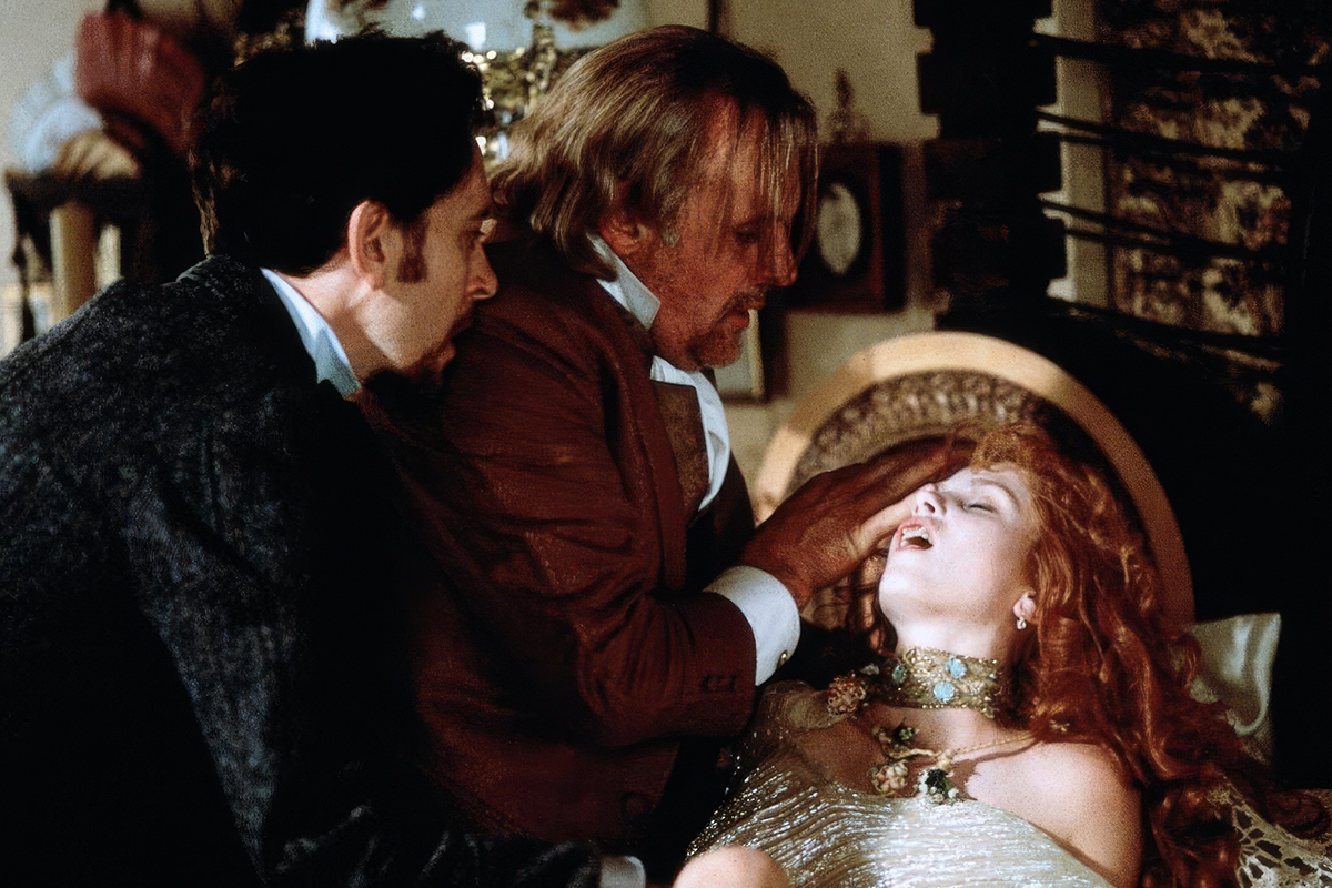 По фильму была издана игра Bram Stoker’s Dracula

Источник: Columbia Pictures