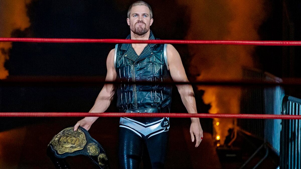 Стивен Амелл на кадре из сериала «Хилы»