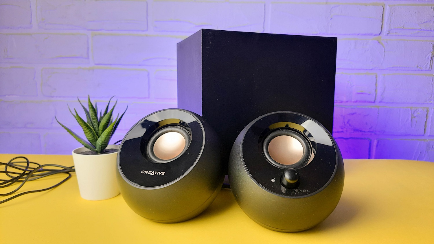 Обзор Creative Pebble Plus: бюджетная акустическая система для игр и кино - изображение 11 Обзор Creative Pebble Plus: бюджетная акустическая система для игр и кино - фото 11