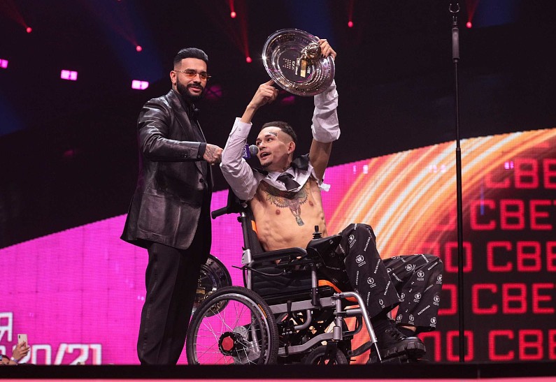 Ургант высмеял наряды Милохина, Моргенштерна и других звёзд на премии «Муз-ТВ» - изображение 3 Ургант высмеял наряды Милохина, Моргенштерна и других звёзд на премии «Муз-ТВ» - фото 3