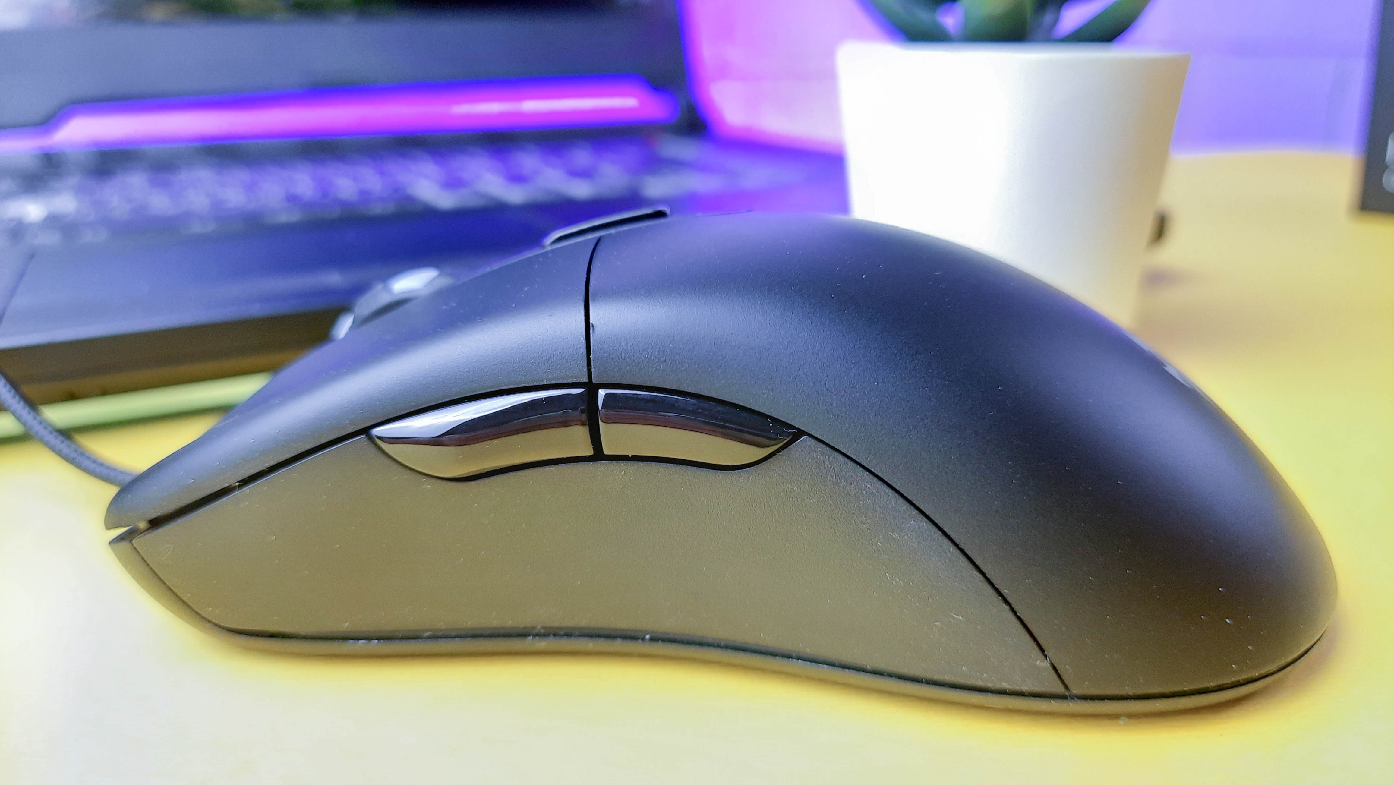 Обзор XPG Infarex M20: бюджетная игровая мышка с RGB-подсветкой - фото 4