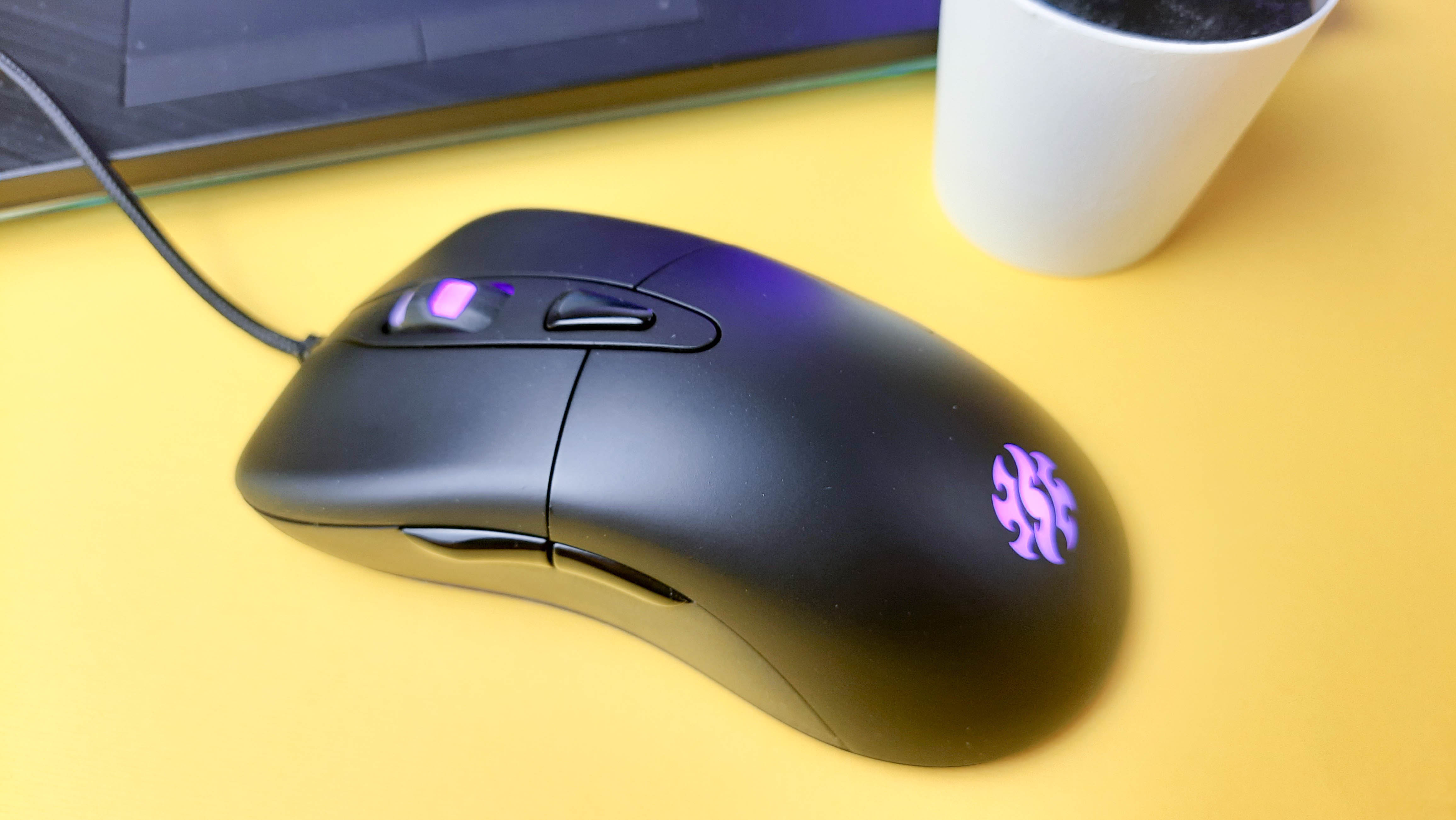 Обзор XPG Infarex M20: бюджетная игровая мышка с RGB-подсветкой - фото 2