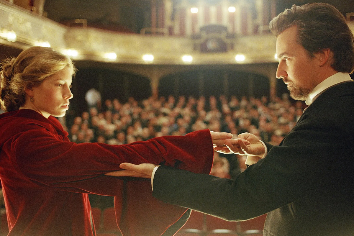 Несколько сцен фильма «Иллюзионист» были вырезаны, включая сцену с участием Робби Кея

Источник: Yari Film Group Releasing