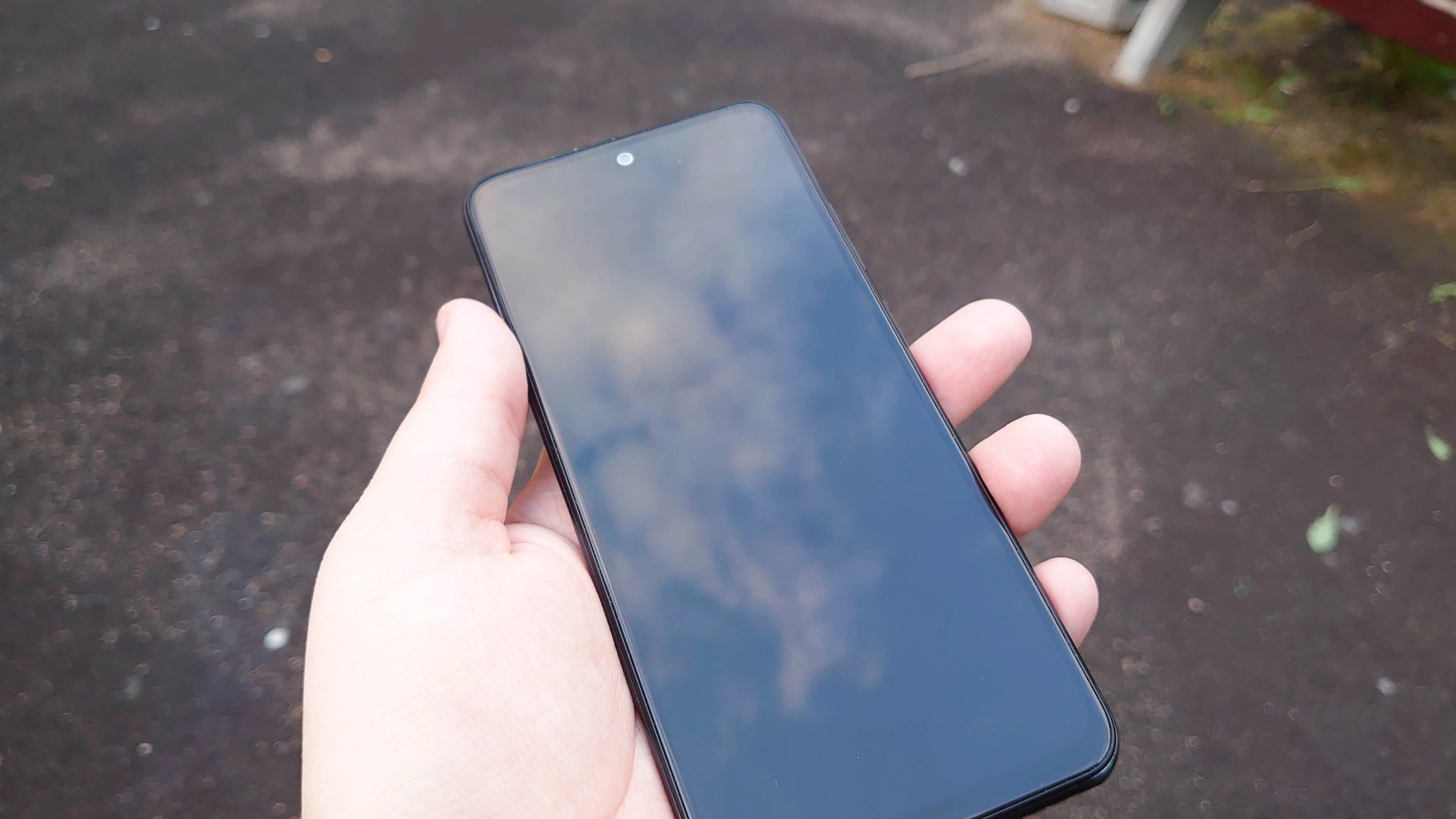 Обзор Redmi Note 10S: стоит ли внимания новый среднебюджетный смартфон Xiaomi - фото 1