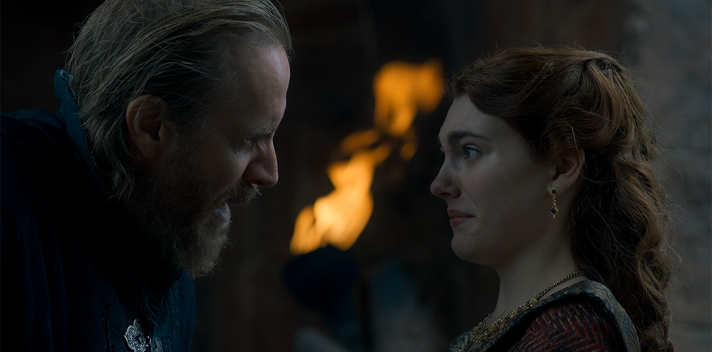 Обзор пятой серии «Дома дракона»: бойня на свадьбе и множественные мужчины Рейниры - изображение 2 Обзор пятой серии «Дома дракона»: бойня на свадьбе и множественные мужчины Рейниры - фото 2