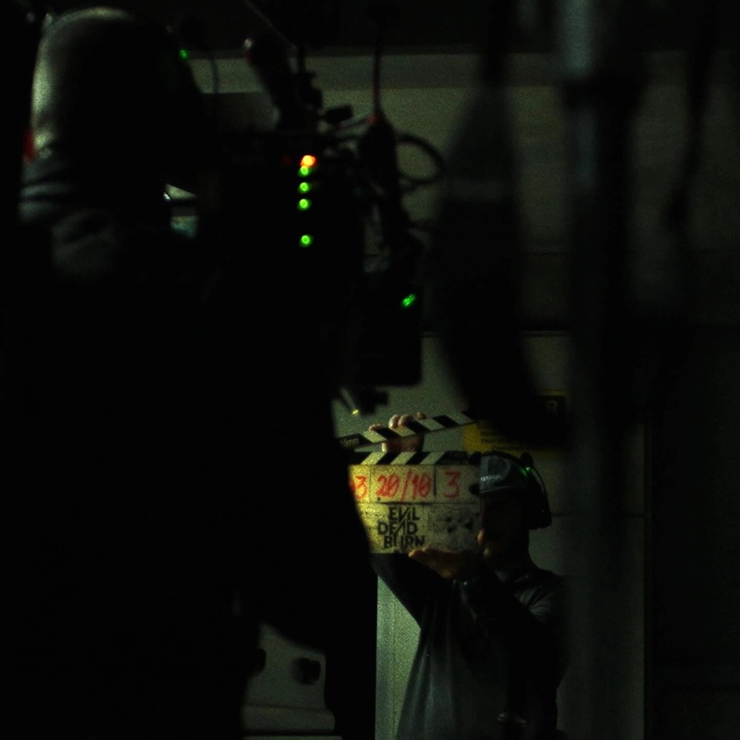 Стартовали съёмки Evil Dead Burn — нового спин-оффа «Зловещих мертвецов» - изображение 1 Стартовали съёмки Evil Dead Burn — нового спин-оффа «Зловещих мертвецов» - фото 1