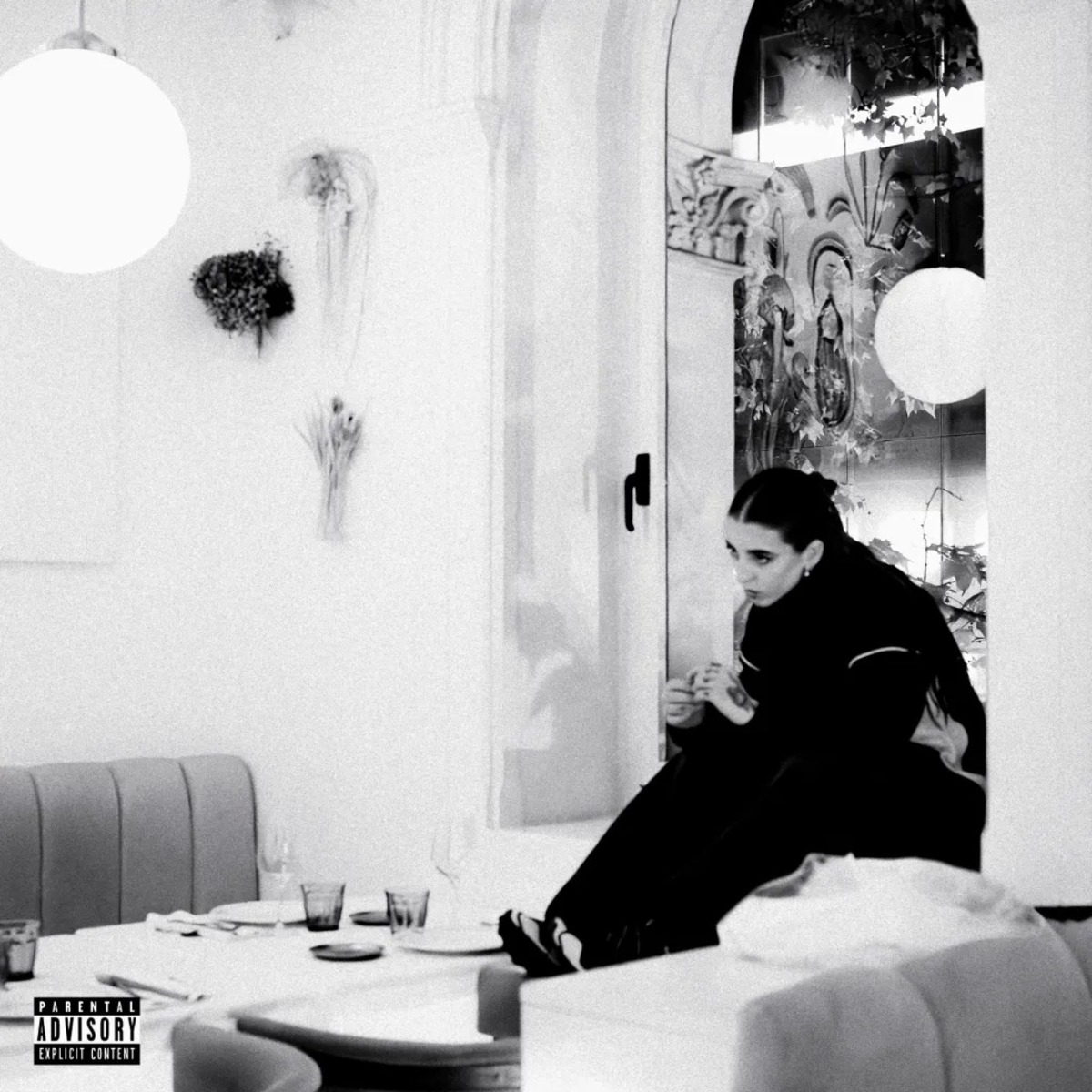 Певица Young Miko анонсировала альбом Do Not Disturb с новым синглом Likey Likey - фото 1