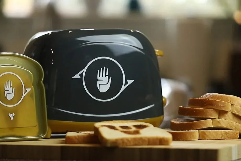 Bungie выпустит тостер с печатью логотипа Destiny на хлебе - фото 1