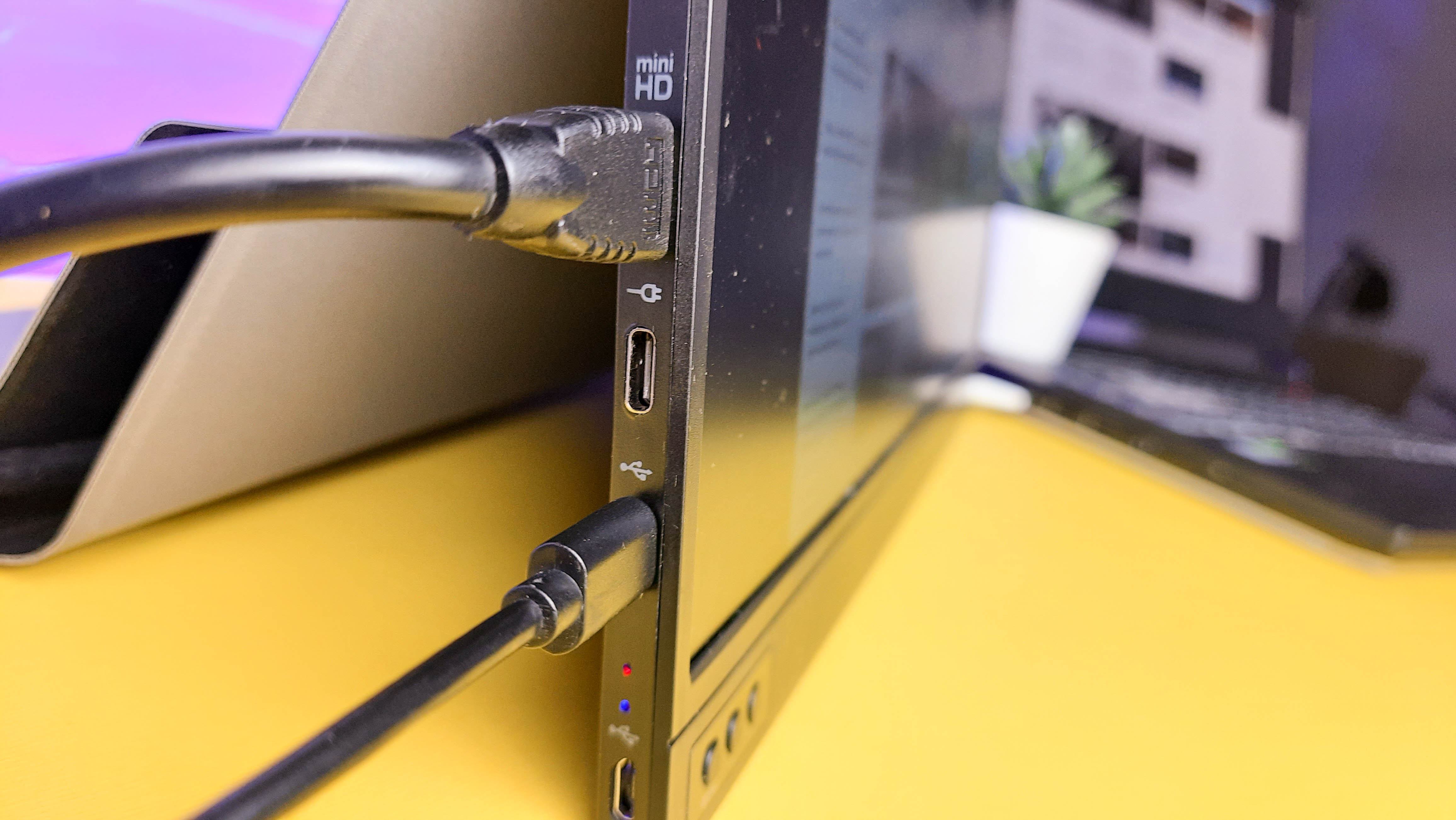 Обзор Prestigio Twinscreen 16: портативный дисплей для игр и работы - фото 4