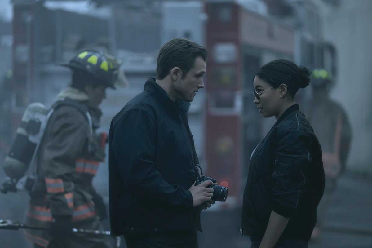 Летние сериалы 2025 — новинки, топ-релизы и что смотреть в жаркий сезон - фото 5