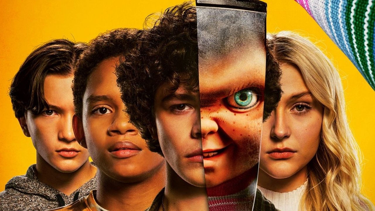 На платформе ViP Play вышли первые два эпизода «Чаки» (Chucky) — десятисерийного шоу о детской кукле, в которую вселился серийный убийца. С 1988 года о Чаки снимали фильмы разных жанров: от серьёзных слэшеров до откровенной комедии. Автор «Канобу» Мариам Григорян рассказывает, как сценарист всех оригинальных фильмов Дон Манчини решил продолжить историю в сериале. А также объясняет, стоит ли смотреть сериал дальше.