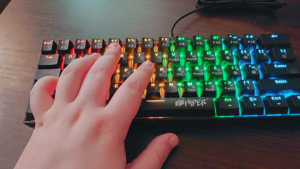 Обзор Hiper MK1 Spike: как бюджетная компактная механическая клавиатура справляется с играми