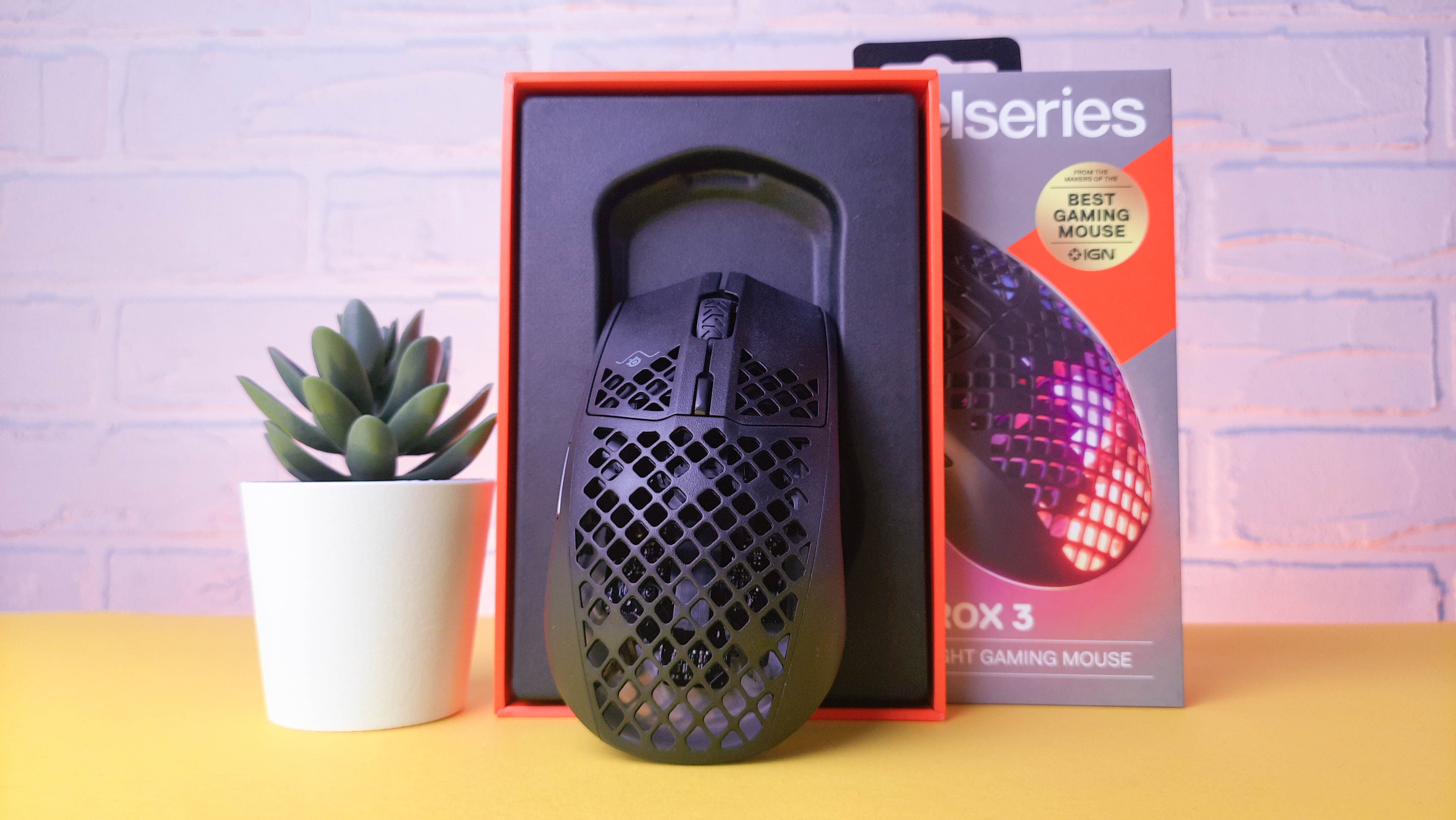 Обзор Steelseries Aerox 3: «дырявая» игровая мышка для шутеров и МОВА - фото 1