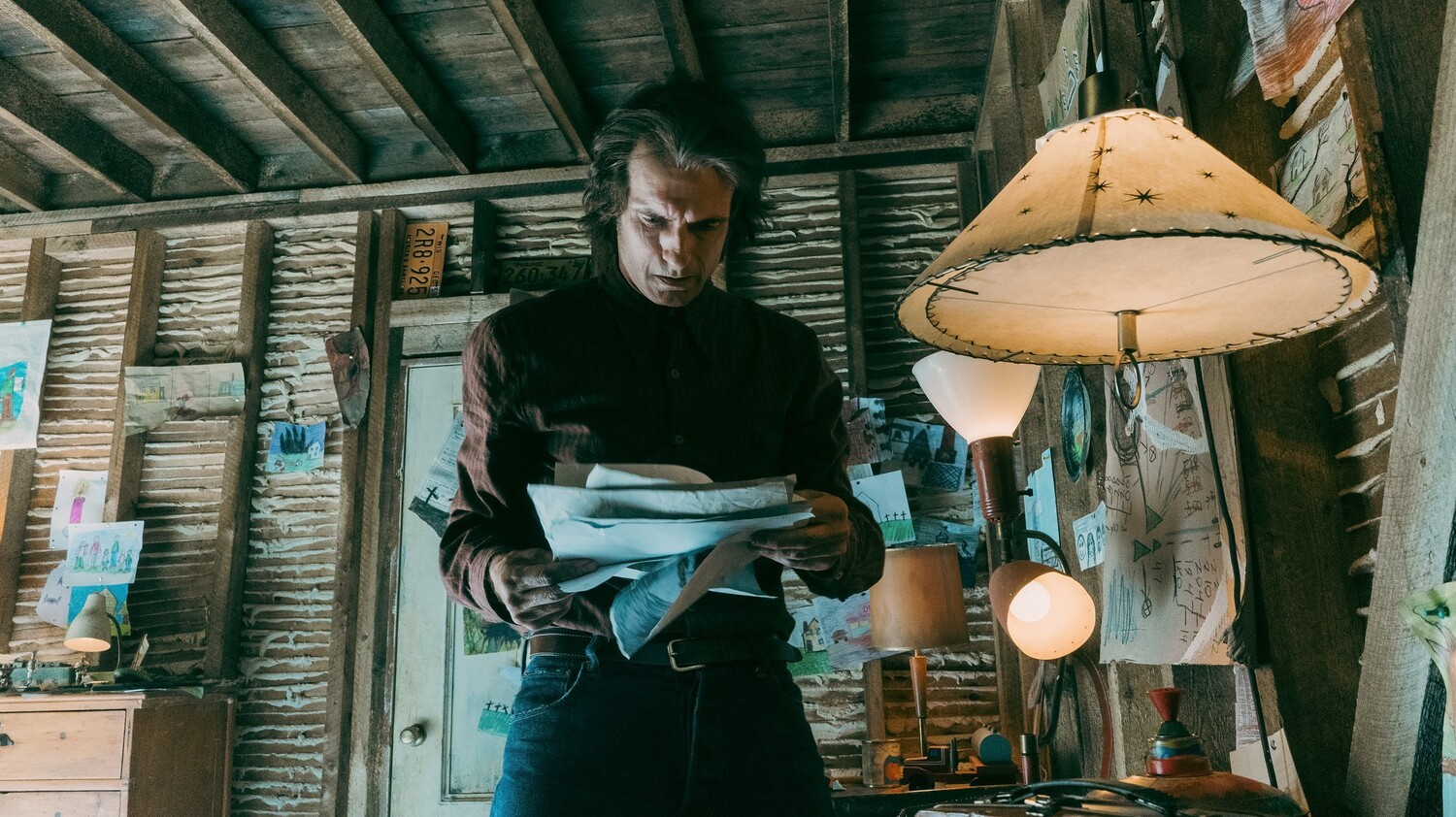 Кадр из сериала «Извне»

Источник: MGM+