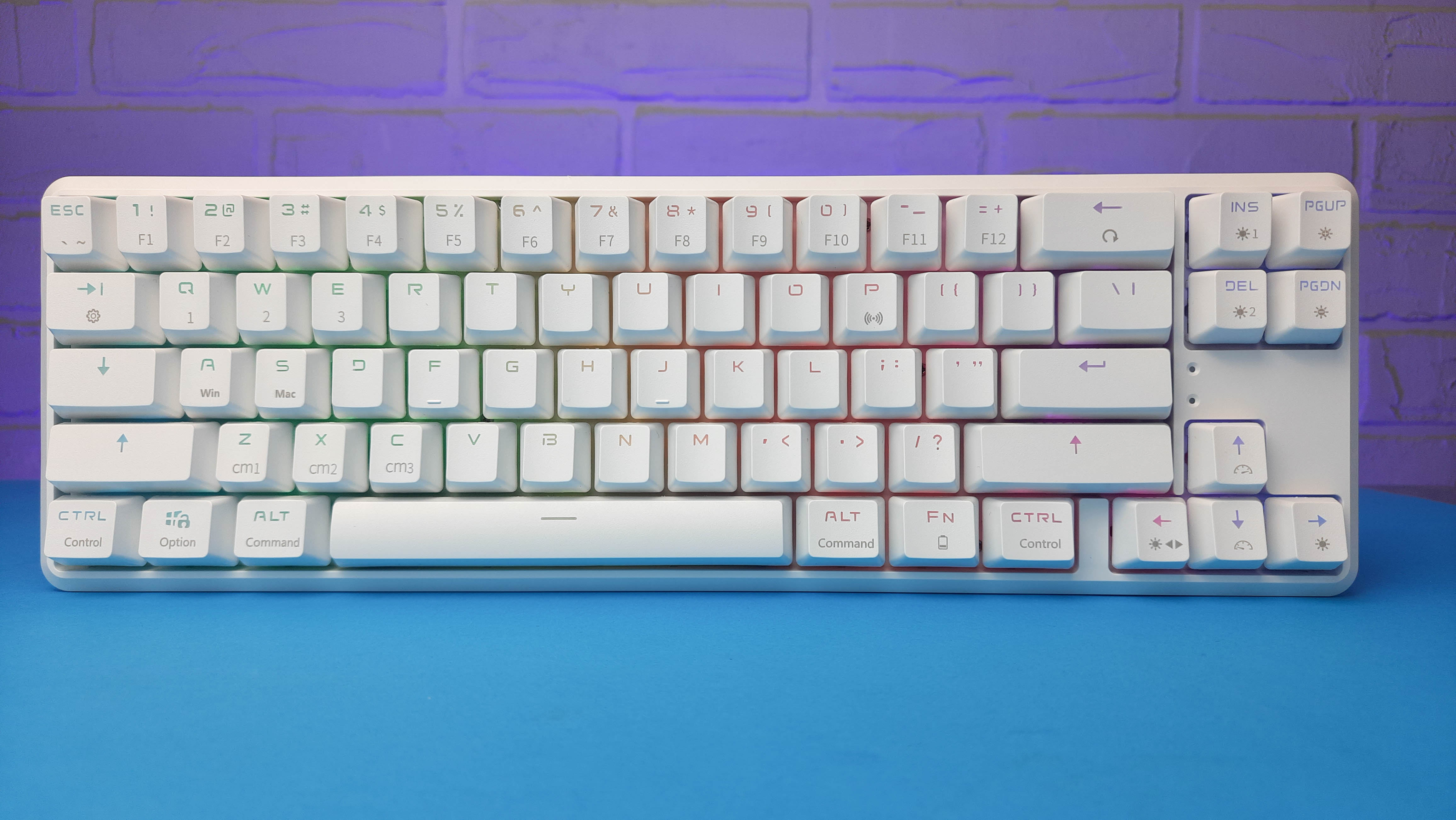 Обзор Hator Skyfall HEX Wireless: настраиваемая игровая клавиатура формата 65% с RGB-подсветкой - фото 1