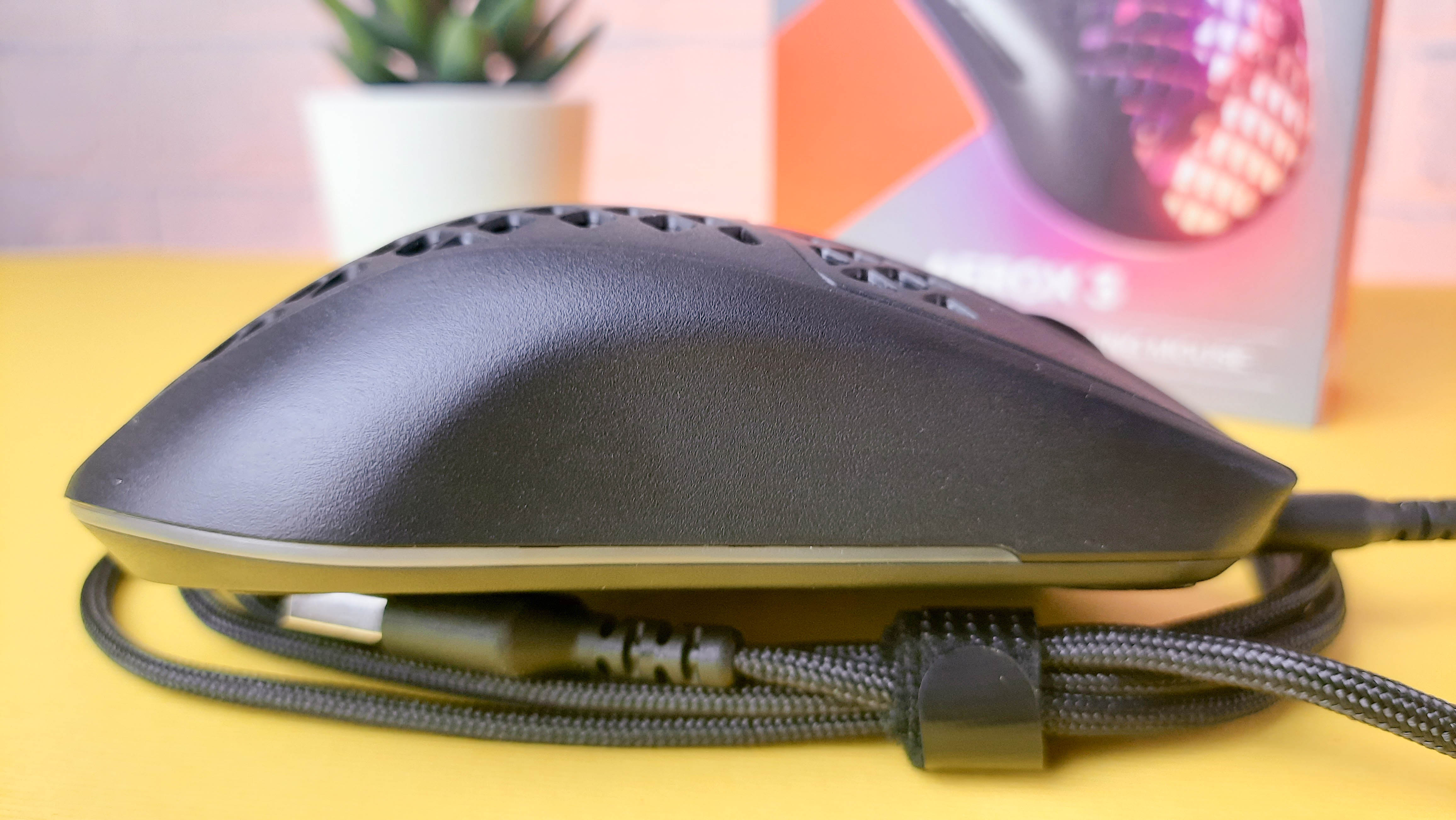 Обзор Steelseries Aerox 3: «дырявая» игровая мышка для шутеров и МОВА - фото 3