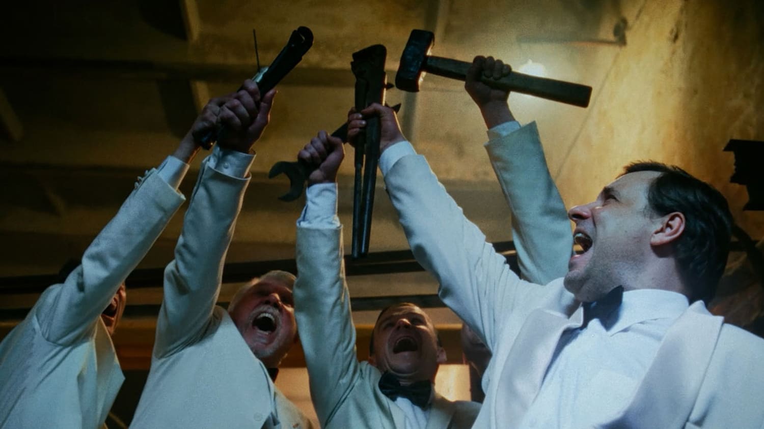 Картина основана на одноимённом романе Сергея Шаргунова о событиях октября 1993 года

Источник: Okko