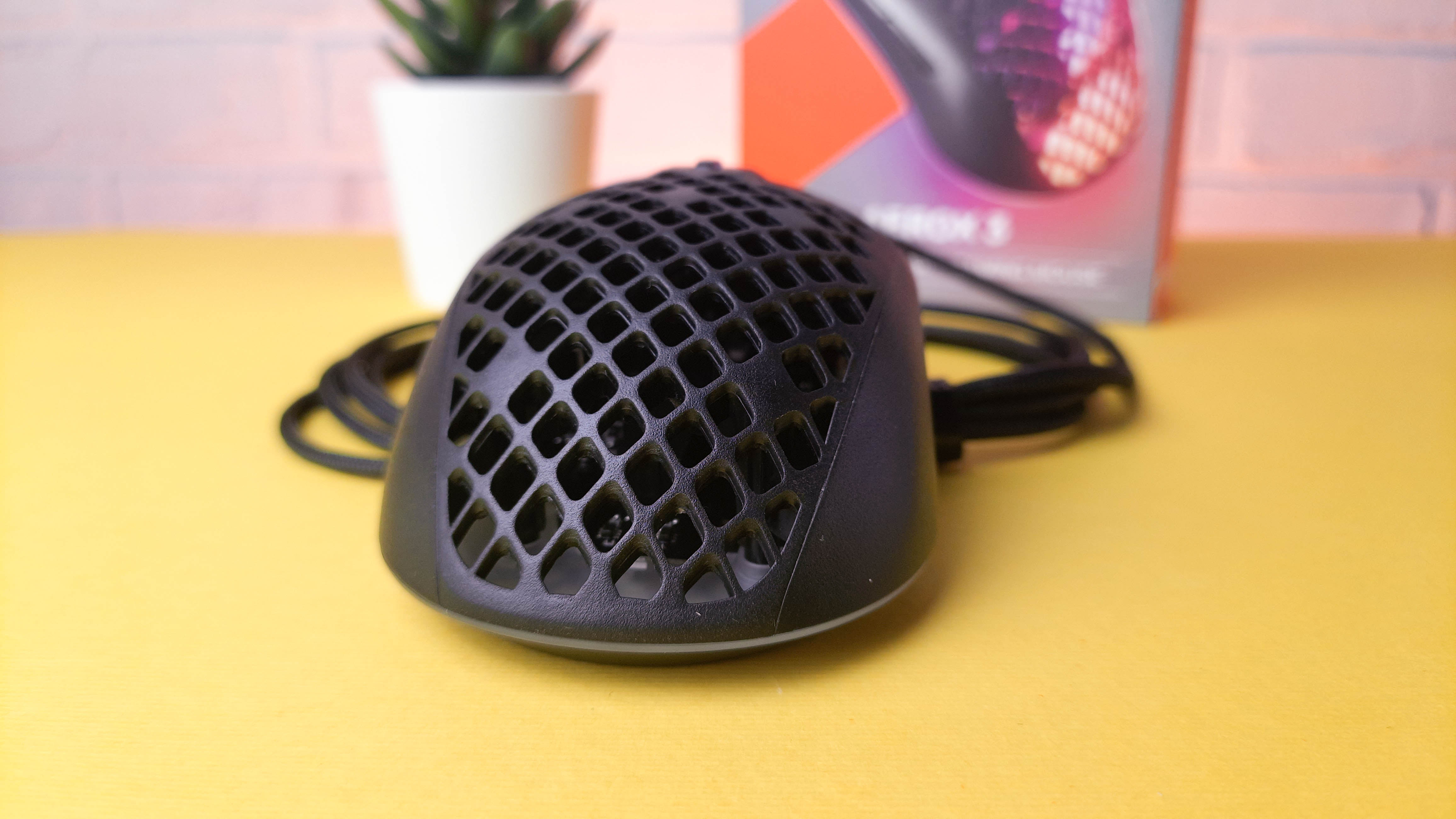 Обзор Steelseries Aerox 3: «дырявая» игровая мышка для шутеров и МОВА - фото 6