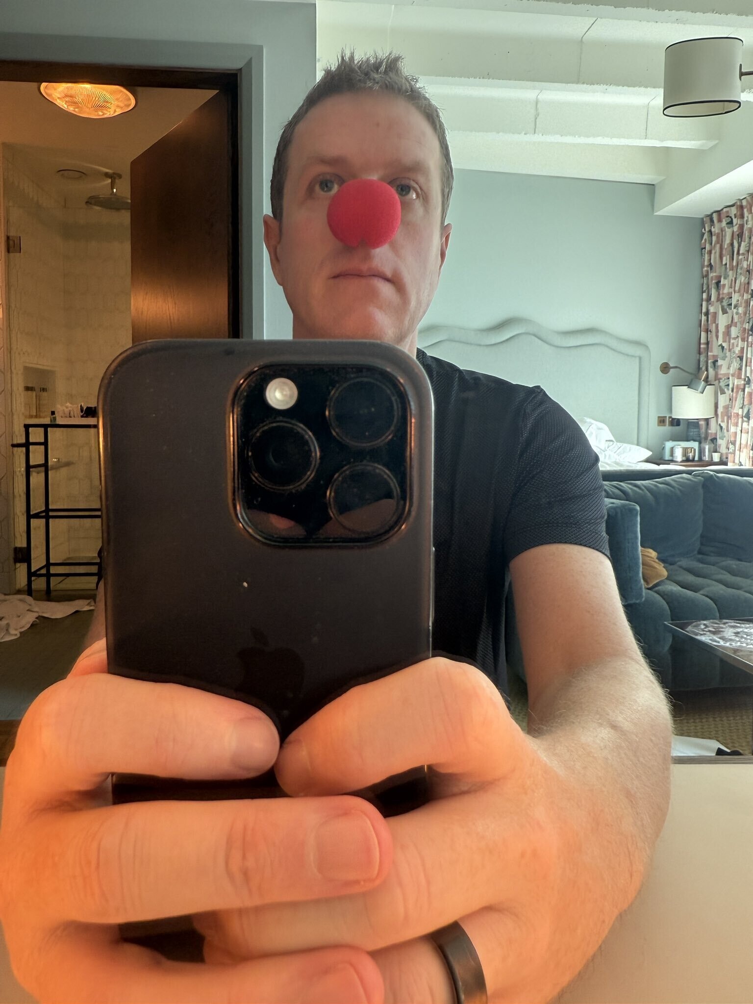 Клоуны здесь? Джефф Кили тизерит показ Hollow Knight: Silksong на gamescom ONL 2025 - изображение 1 Клоуны здесь? Джефф Кили тизерит показ Hollow Knight: Silksong на gamescom ONL 2025 - фото 1