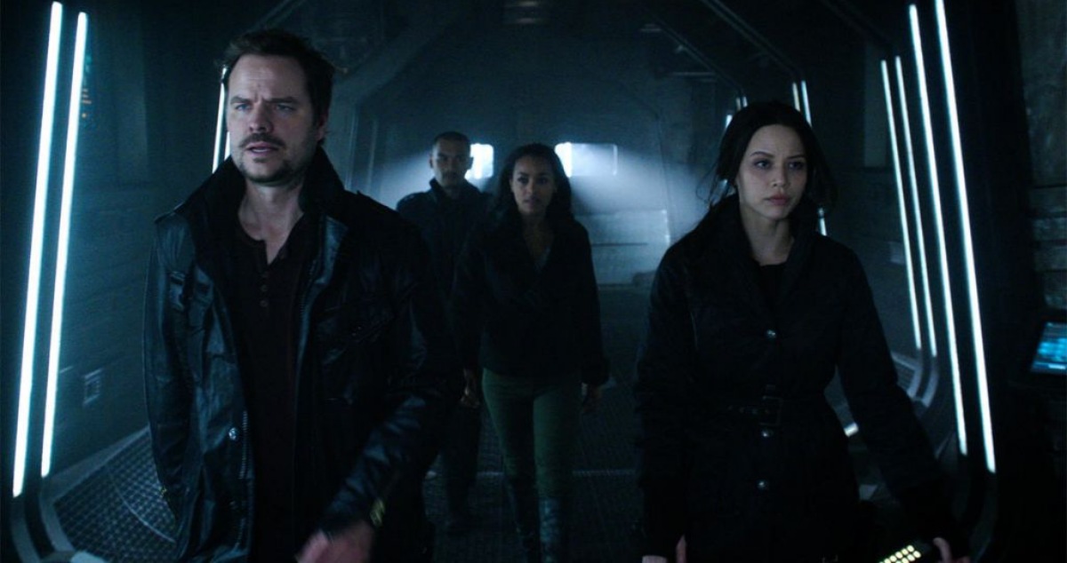 11 лучших сериалов про космос: вестерны,  галактические путешествия и ужасы Луны - фото 10