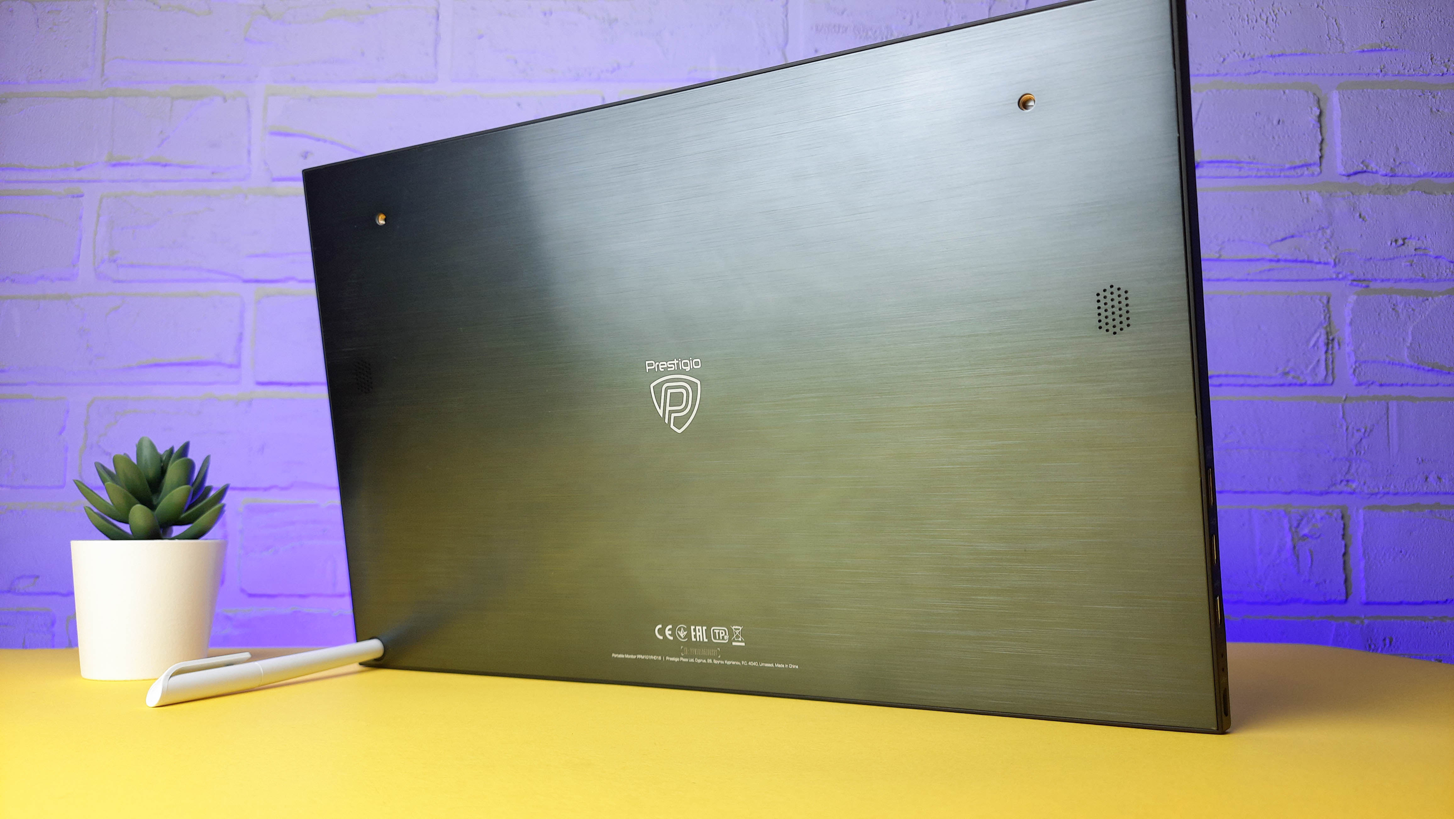 Обзор Prestigio Twinscreen 16: портативный дисплей для игр и работы - фото 3