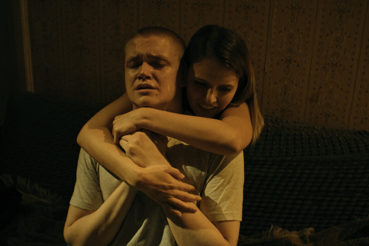 В основу сюжета легла автобиографическая книга самого Михайлова «Дождись лета и посмотри, что будет»

Источник: «K24»